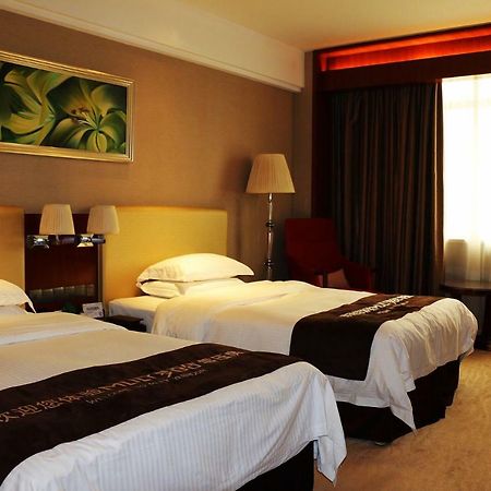 Wuhan Tianchimel Hotel Екстериор снимка
