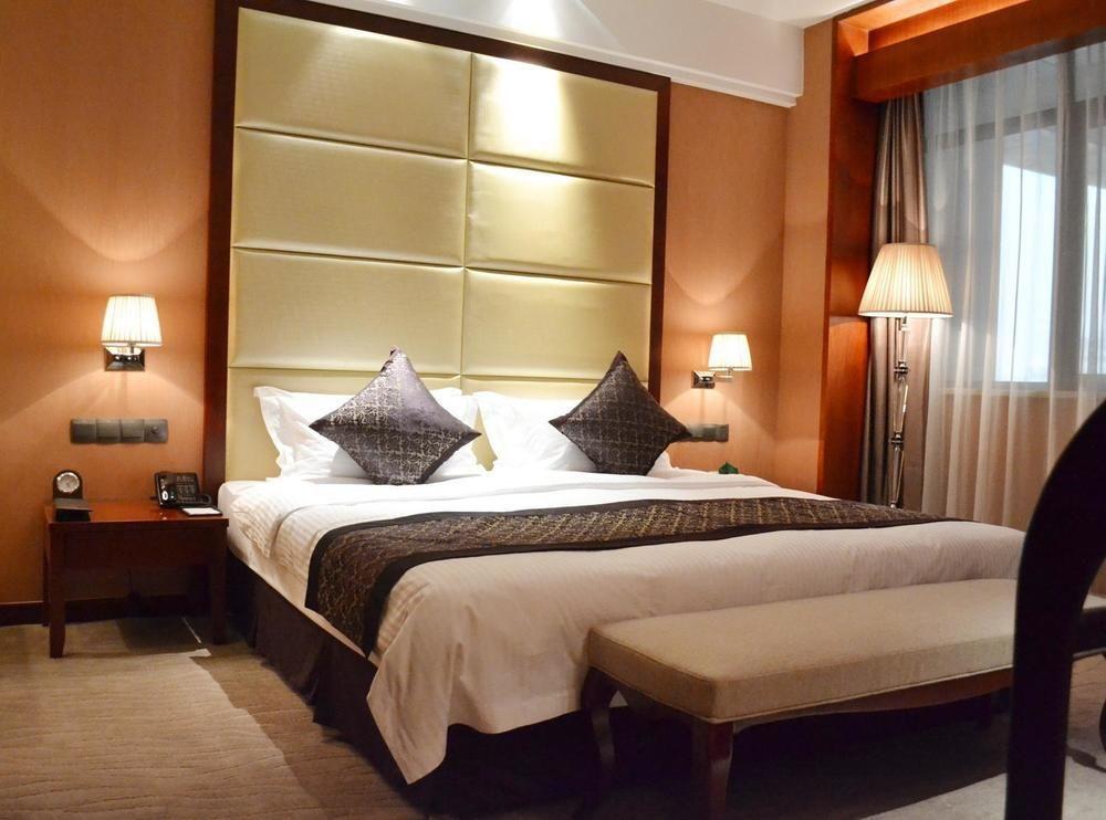 Wuhan Tianchimel Hotel Екстериор снимка