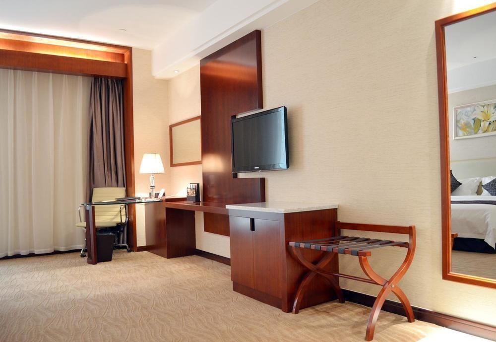 Wuhan Tianchimel Hotel Екстериор снимка