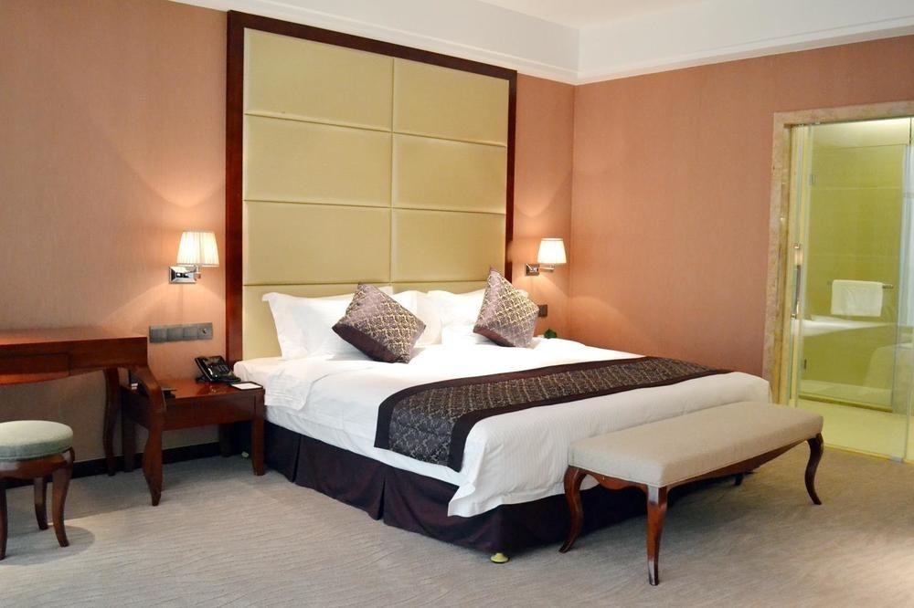 Wuhan Tianchimel Hotel Екстериор снимка