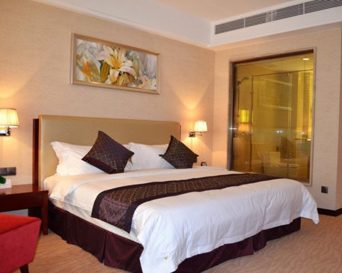 Wuhan Tianchimel Hotel Екстериор снимка